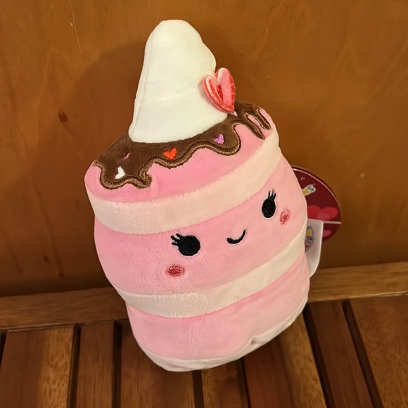 ☎️NWT 5” Shelly Strawberry Pancakes Valentine’s Day edition Squishmallow heart - Picture 3 of 6